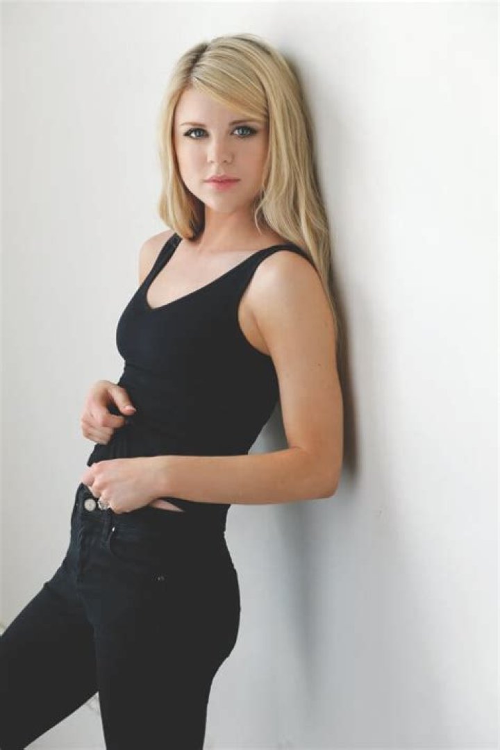 Bailey De Young Bra Size, Age, Weight, Height, Measurements