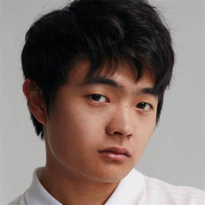Ben Wang as Young Ming in Sight