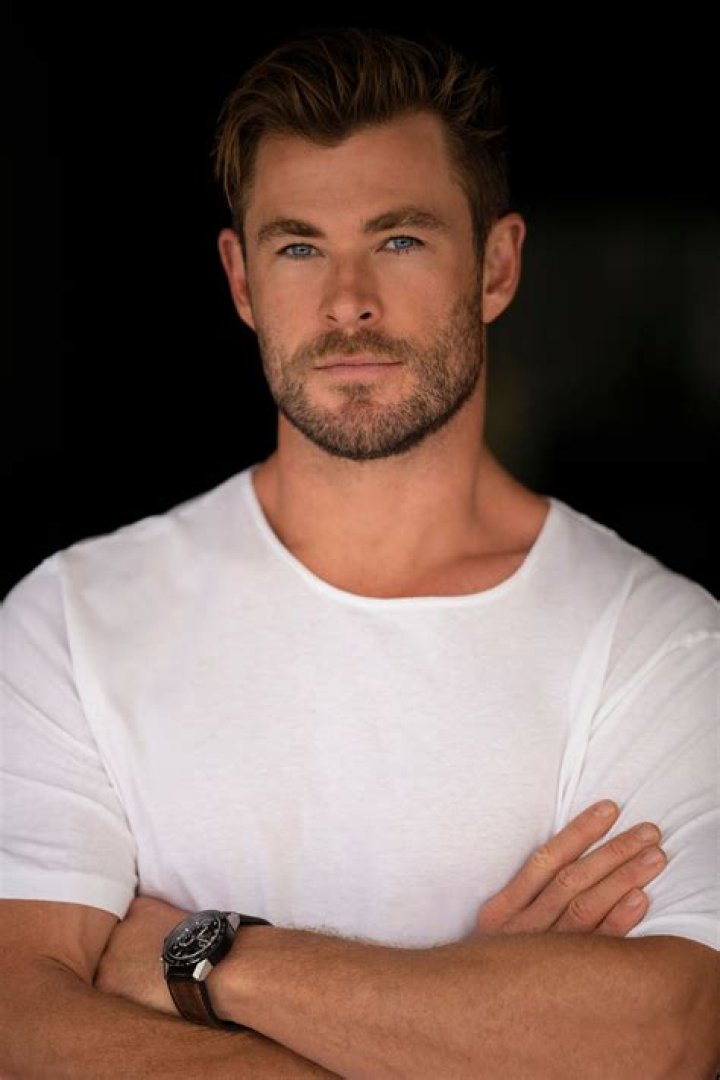 Chris Hemsworth Looking Really, Really Good