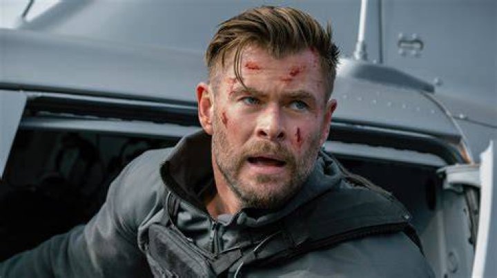 Extraction 2. (L-R) Chris Hemsworth as Tyler Rake and Tinatin Dalakishvili as Ketevan in Extraction 2.