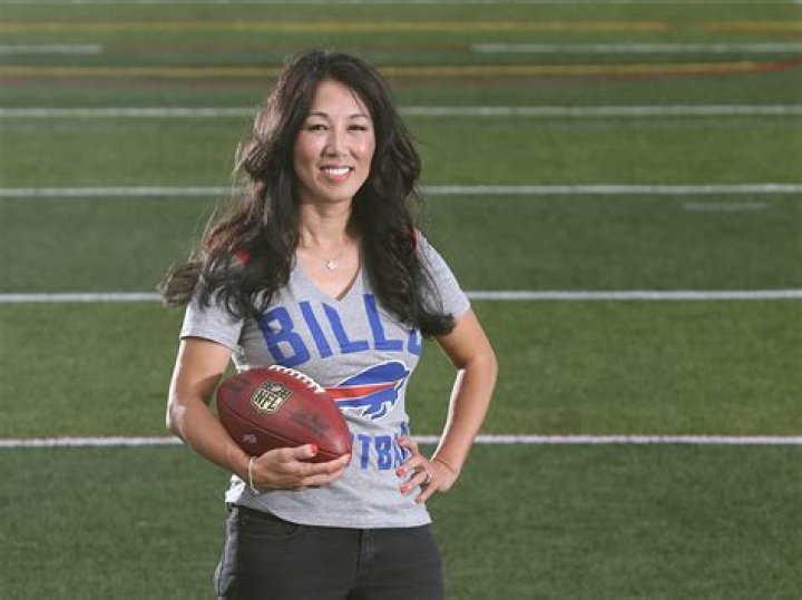 Does Kim Pegula have children? 1 Kim Pegula