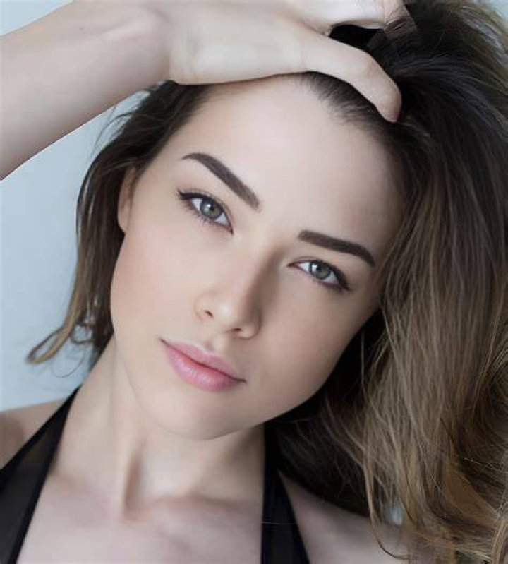 Lauren Summer biography