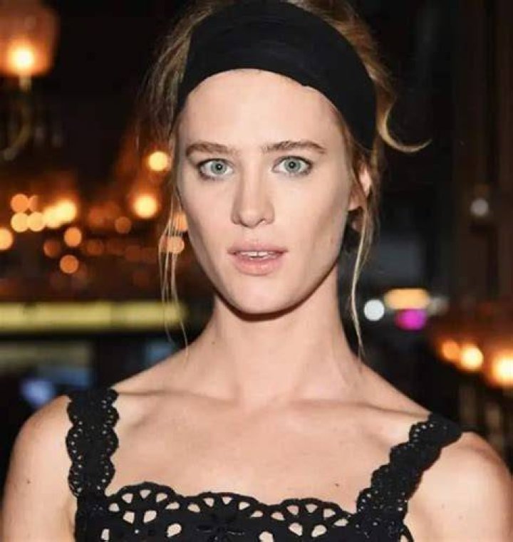 Mackenzie Davis Bra Size, Age, Weight, Height, Measurements