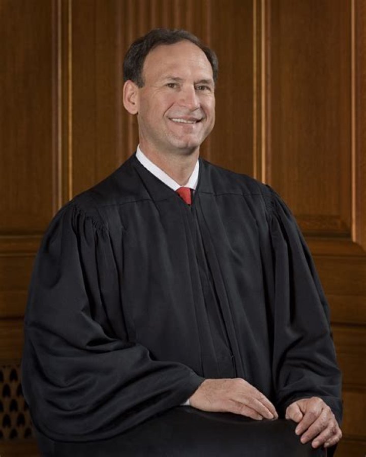 How much is Samuel Alito worth? Salary and net worth explored 1 Samuel Alito