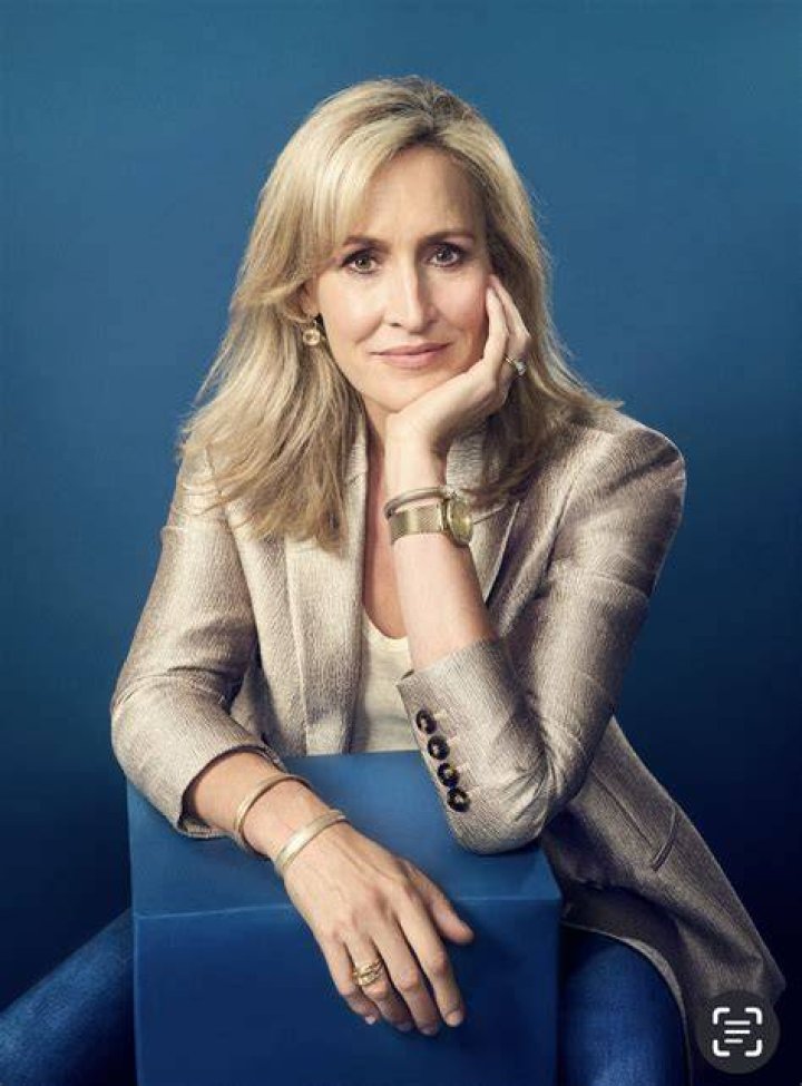 Santa Montefiore