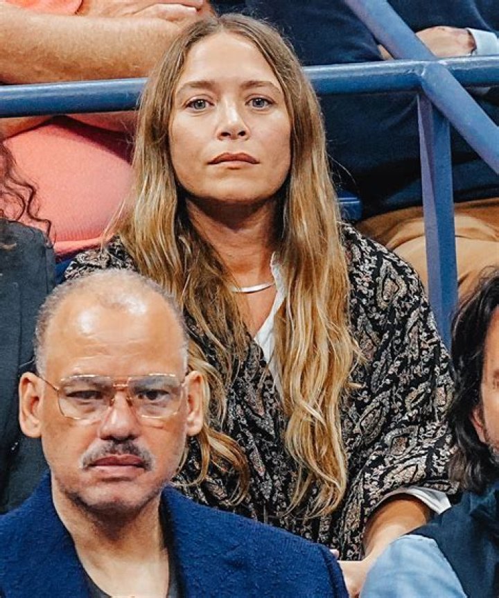 Why does Mary-Kate look old?