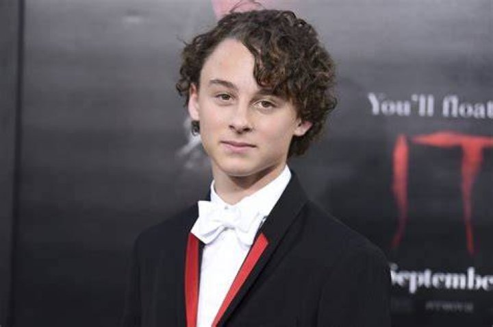 Wyatt Oleff Net Worth
